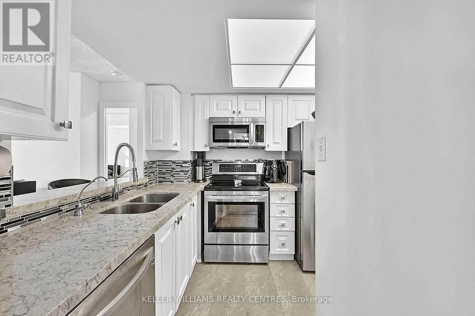 408- 270 Davis Drive, Newmarket, ON photo 9