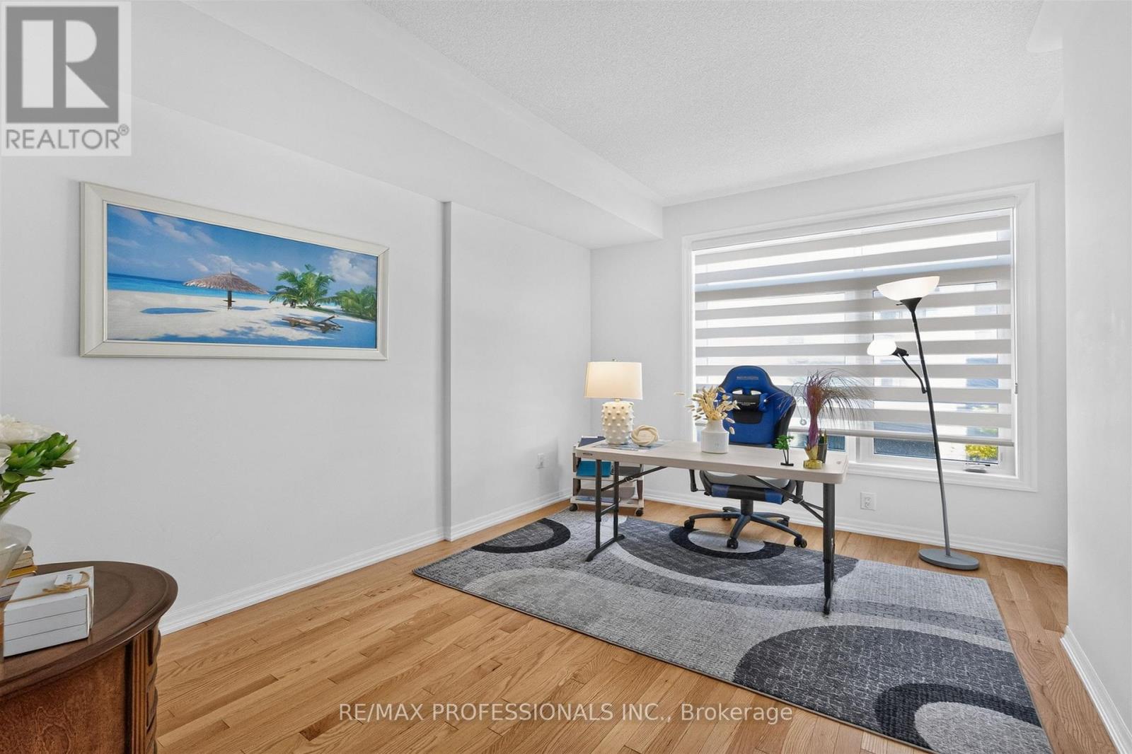 5 DELANO WAY - 24