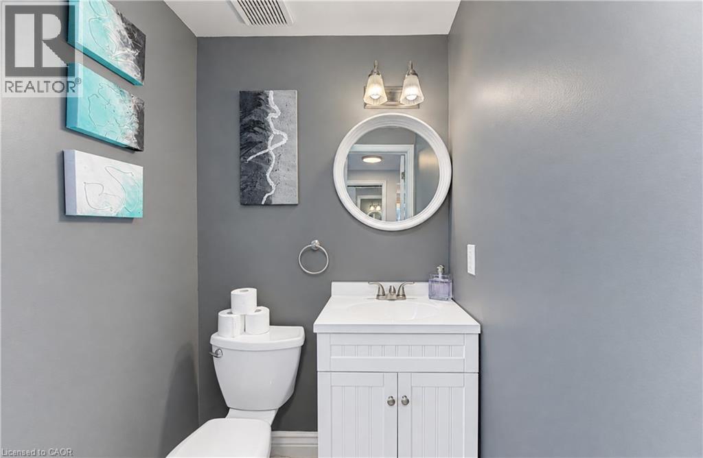 527B ROSEMEADOW Crescent, Waterloo — photo 9