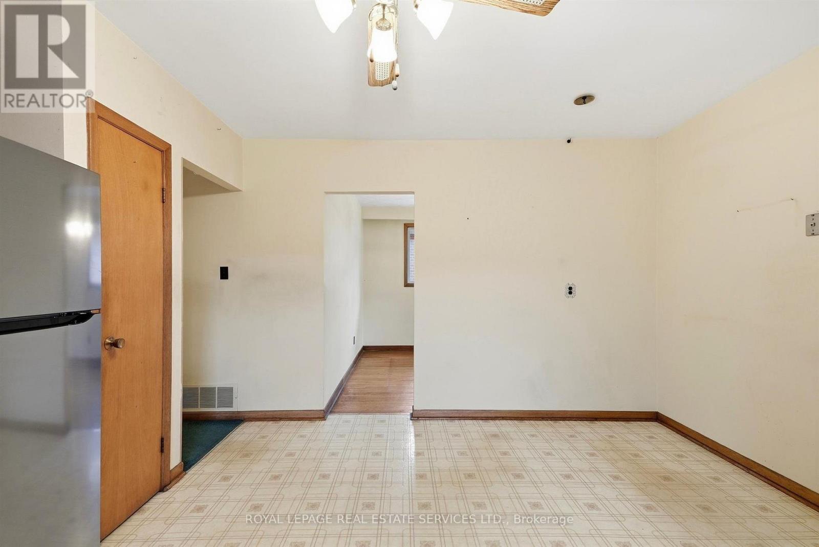 30 Vanguard Drive, Toronto, ON photo 15