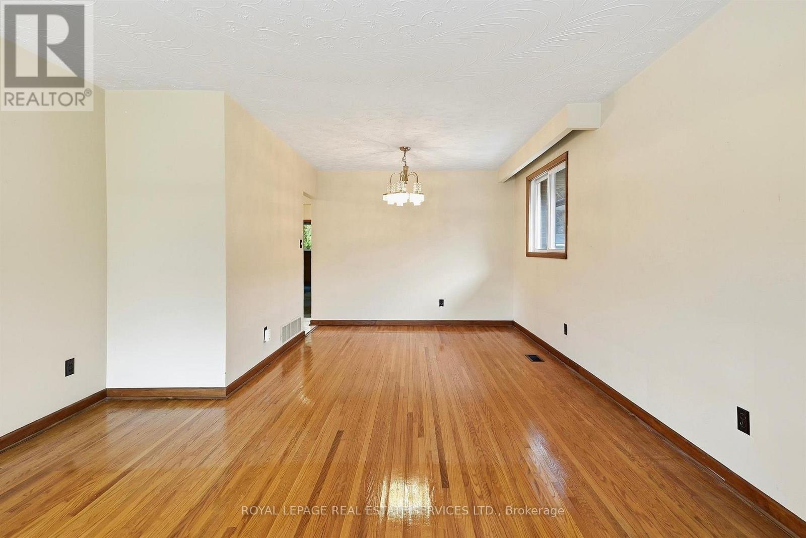 30 Vanguard Drive, Toronto, ON photo 7