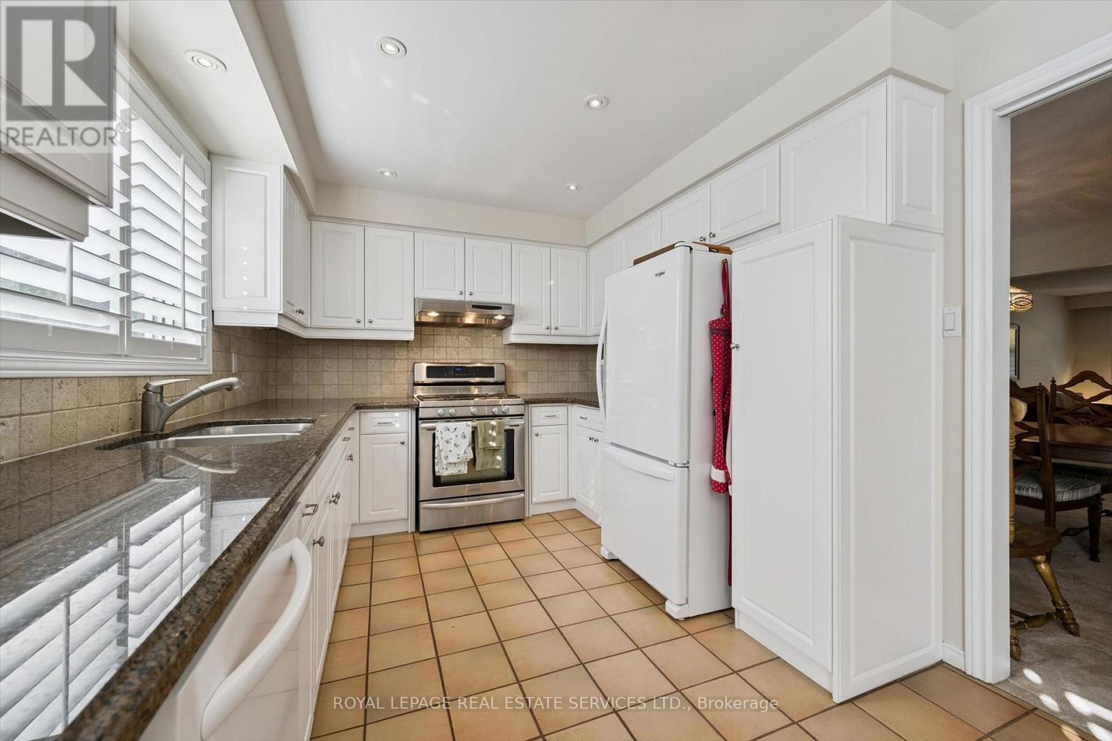 200 All Saints Crescent, Oakville, ON photo 12