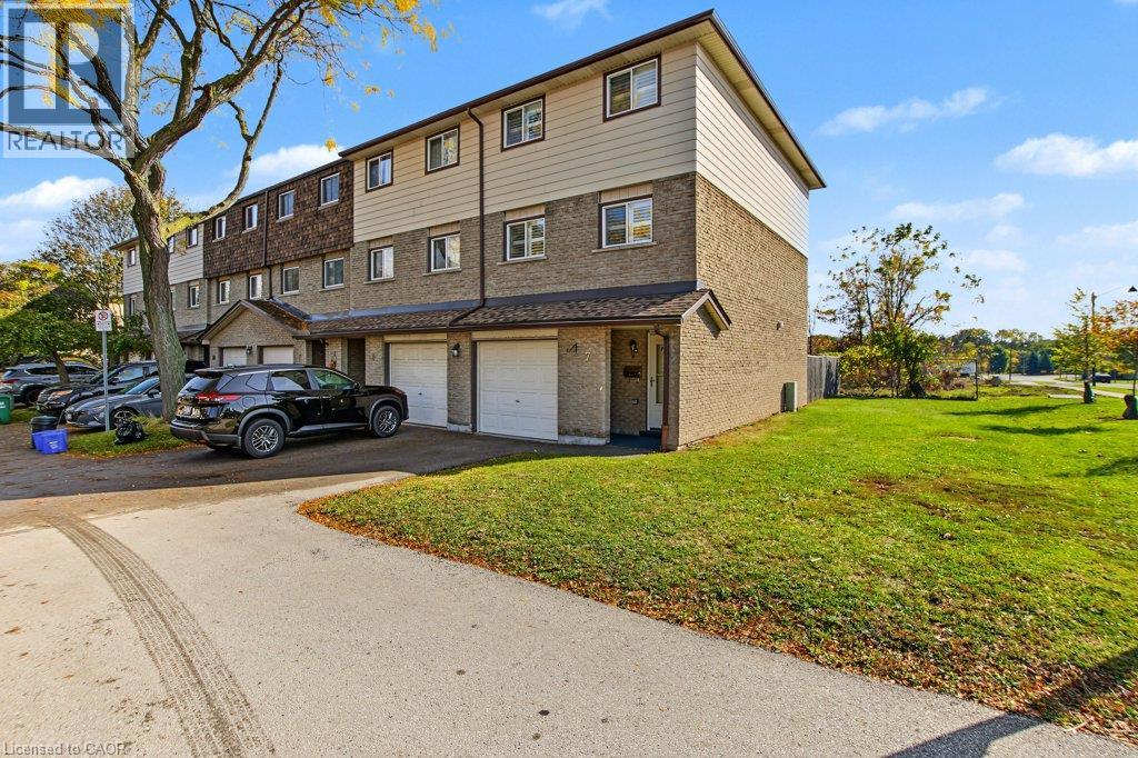 #7 1455 GARTH Street - 2