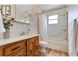 Family room - 8 Blue Spruce Court, Kitchener, ON N2N1L1 Photo 8