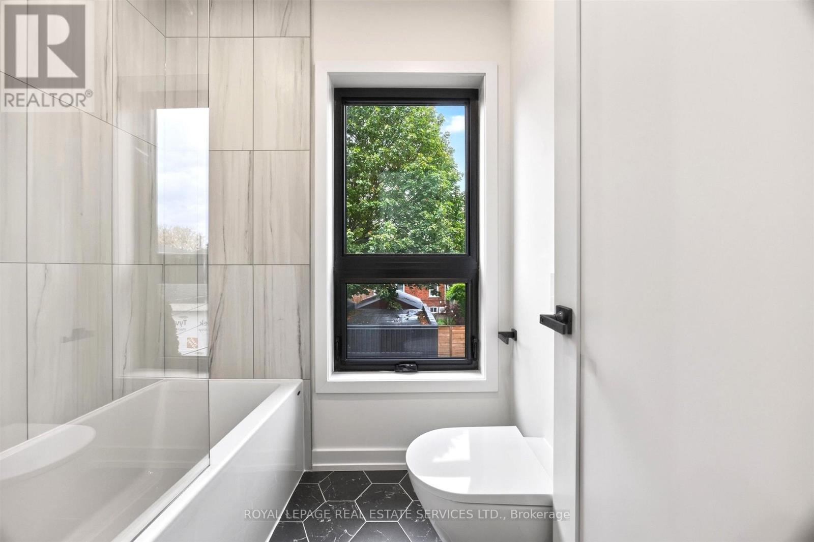 139 Priscilla Avenue, Toronto, ON photo 33