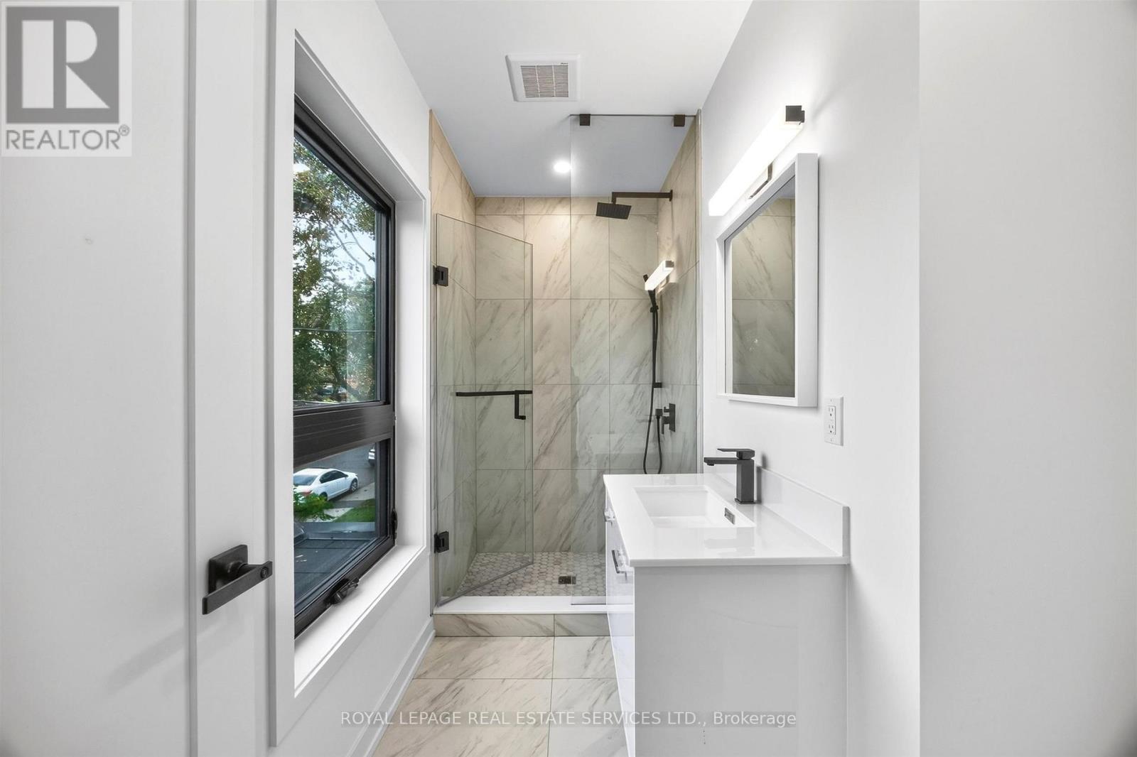 139 Priscilla Avenue, Toronto, ON photo 28