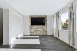 Laundry room - 208 Bellflower Road, Winnipeg, MB R3Y0H9 Photo 8