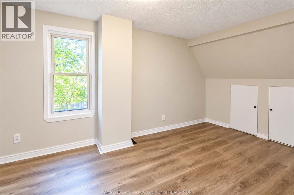 359 MCEWAN AVENUE, Windsor — photo 4