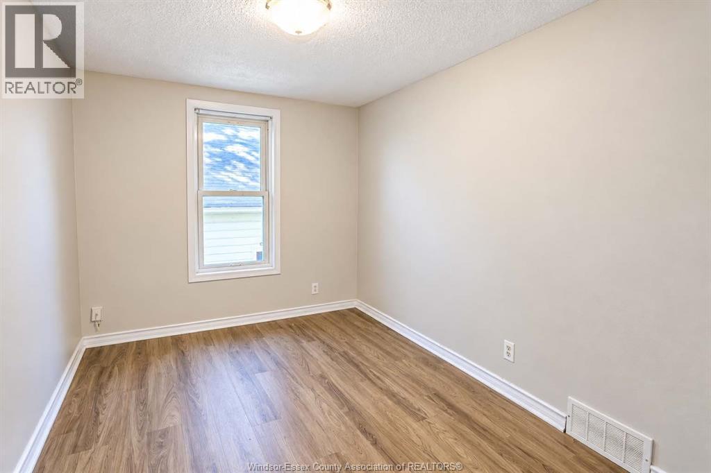 359 MCEWAN AVENUE, Windsor — photo 6