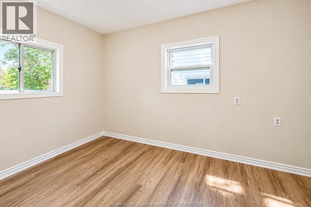 359 MCEWAN AVENUE, Windsor — photo 8
