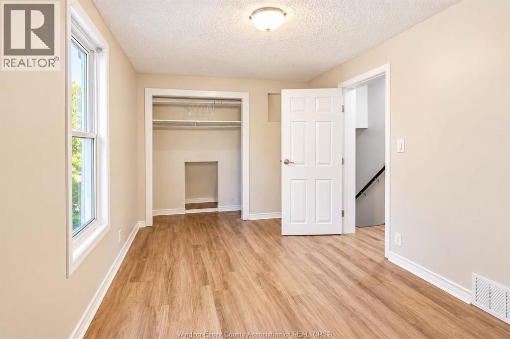 359 MCEWAN AVENUE, Windsor — photo 9