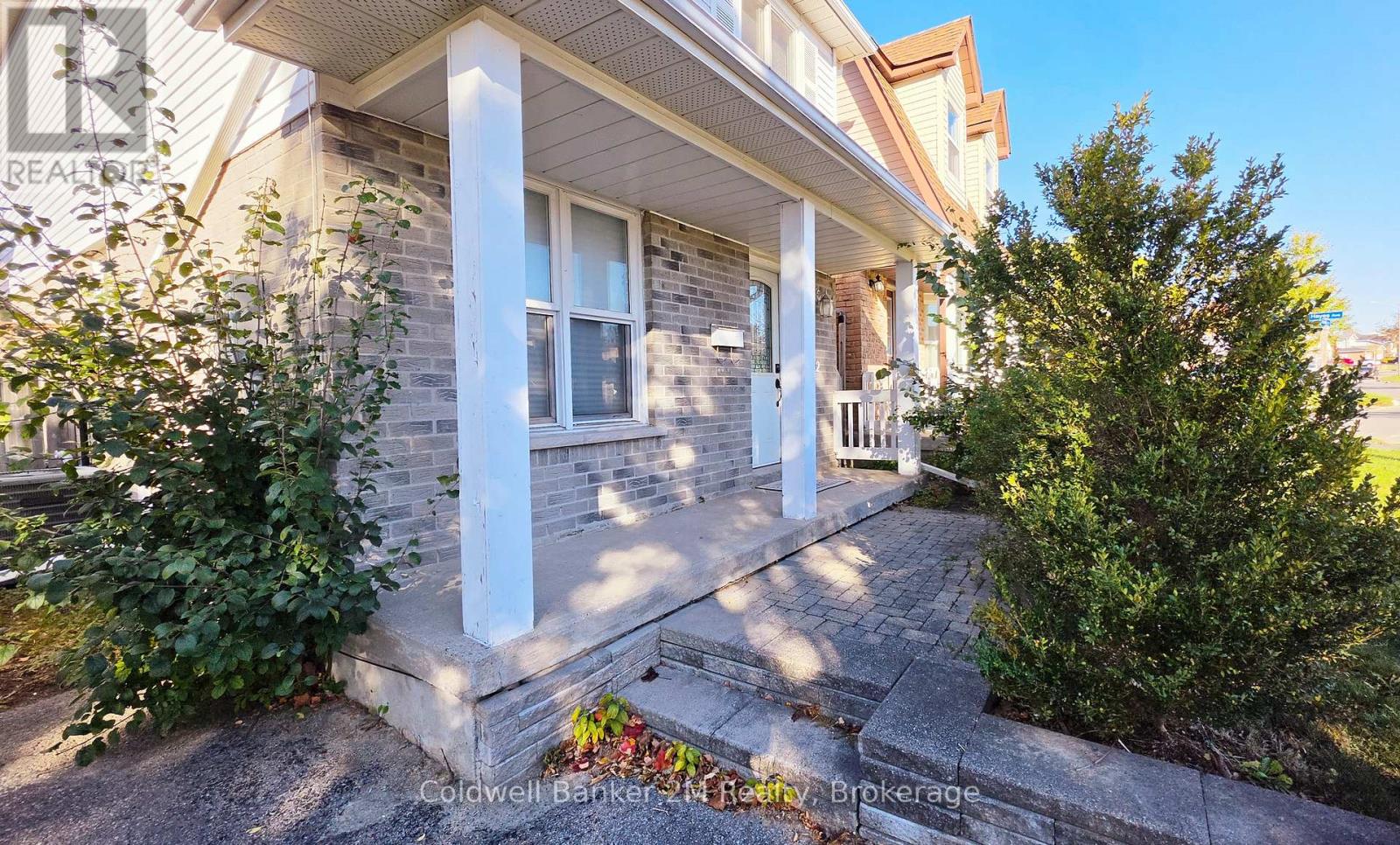 852 Attersley Drive, Oshawa, ON photo 2