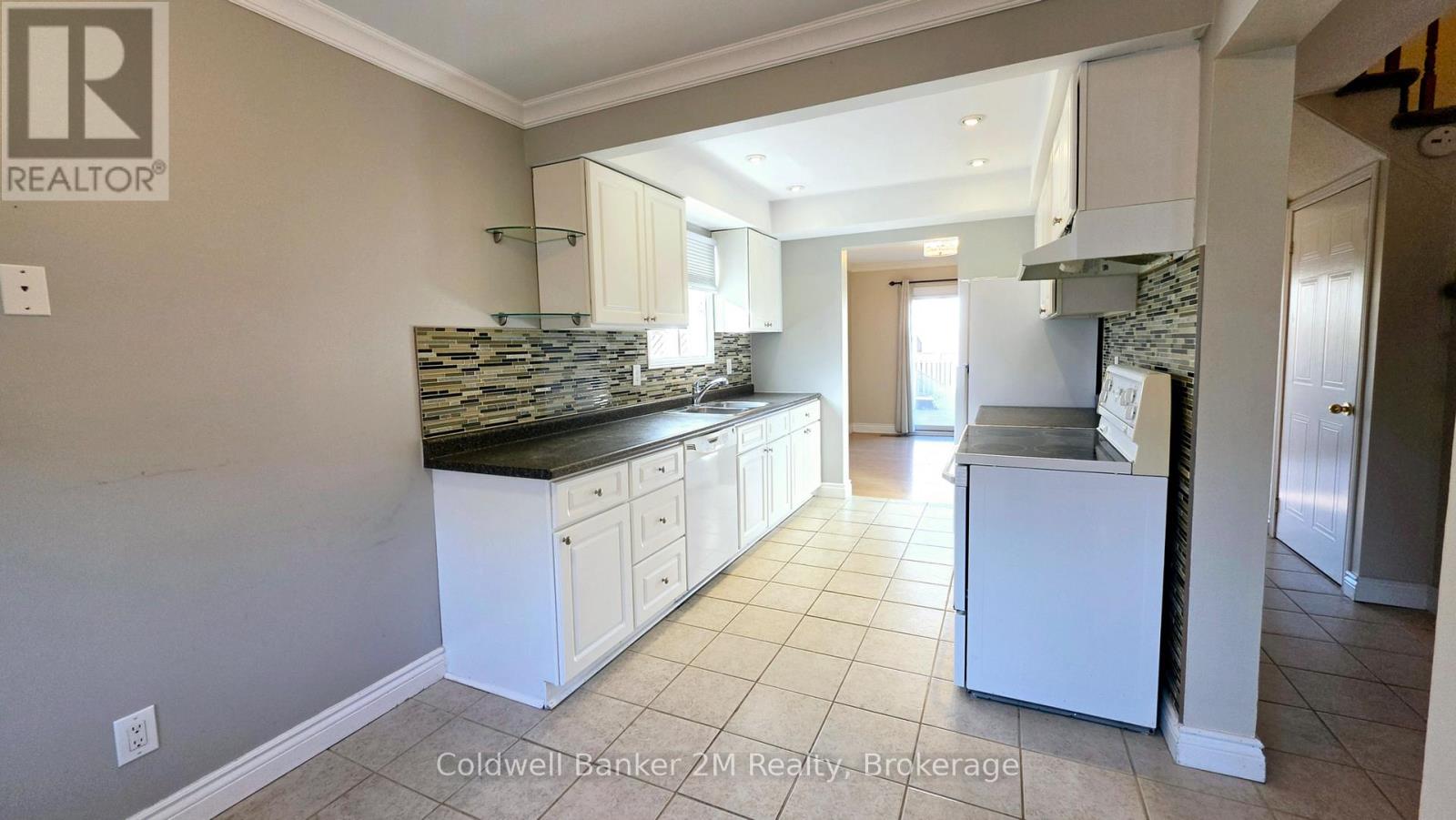 852 Attersley Drive, Oshawa, ON photo 8