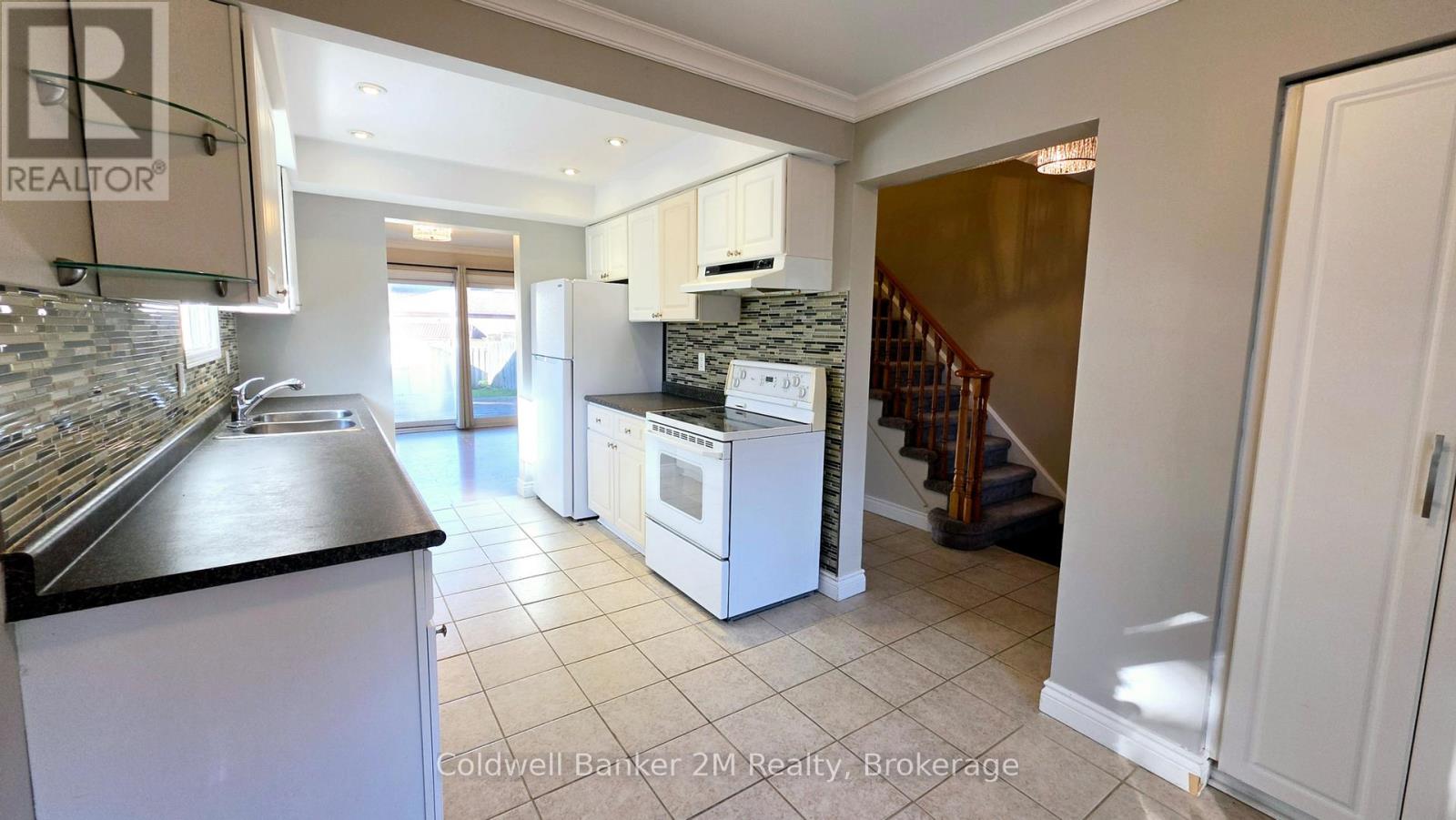 852 Attersley Drive, Oshawa, ON photo 9