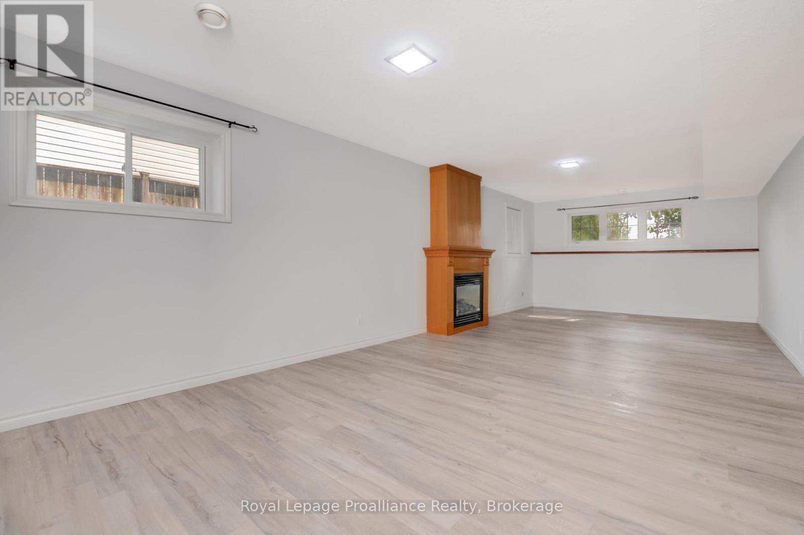 120 RAGLAN STREET - 23