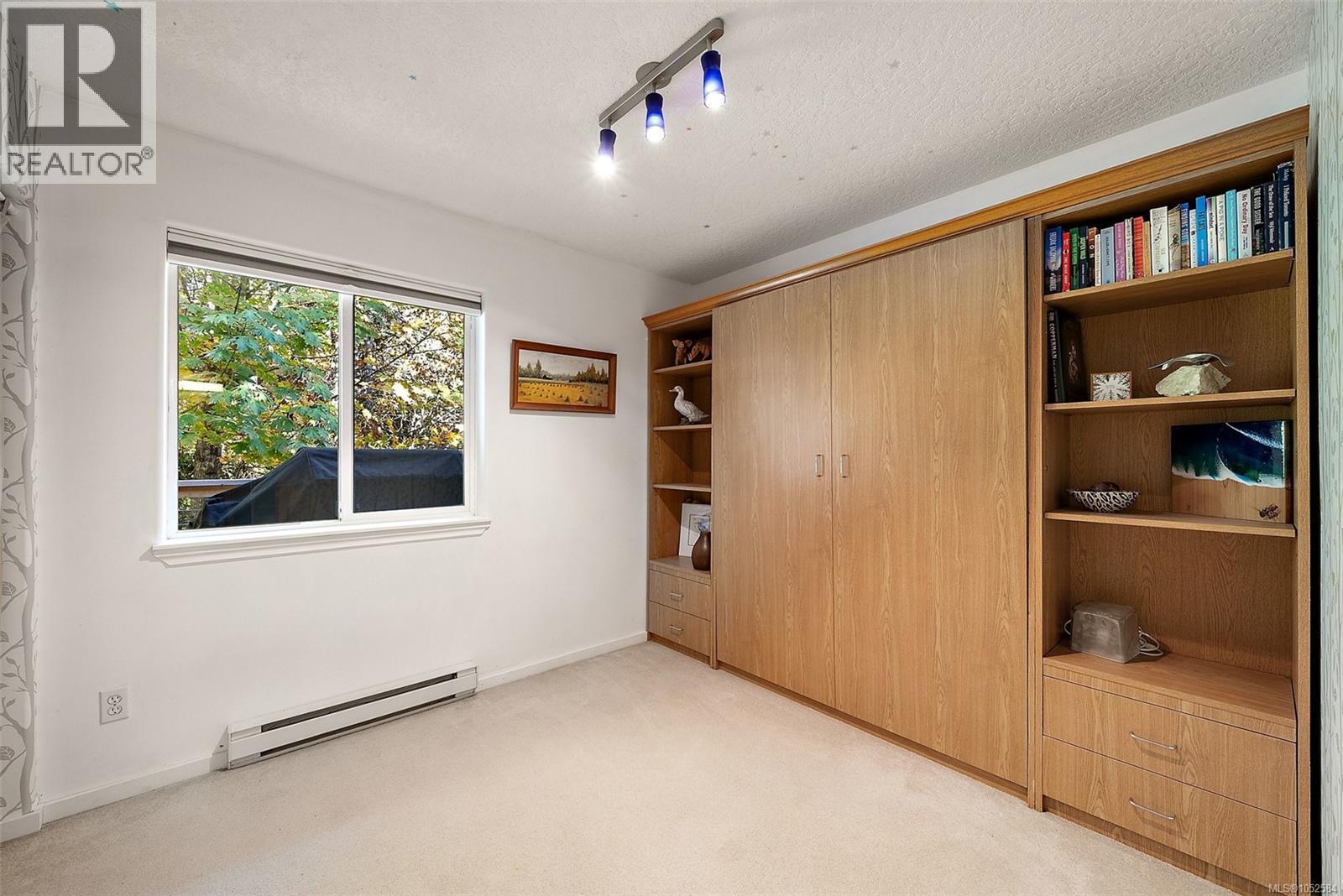  1910 Swartz Bay Road, North Saanich