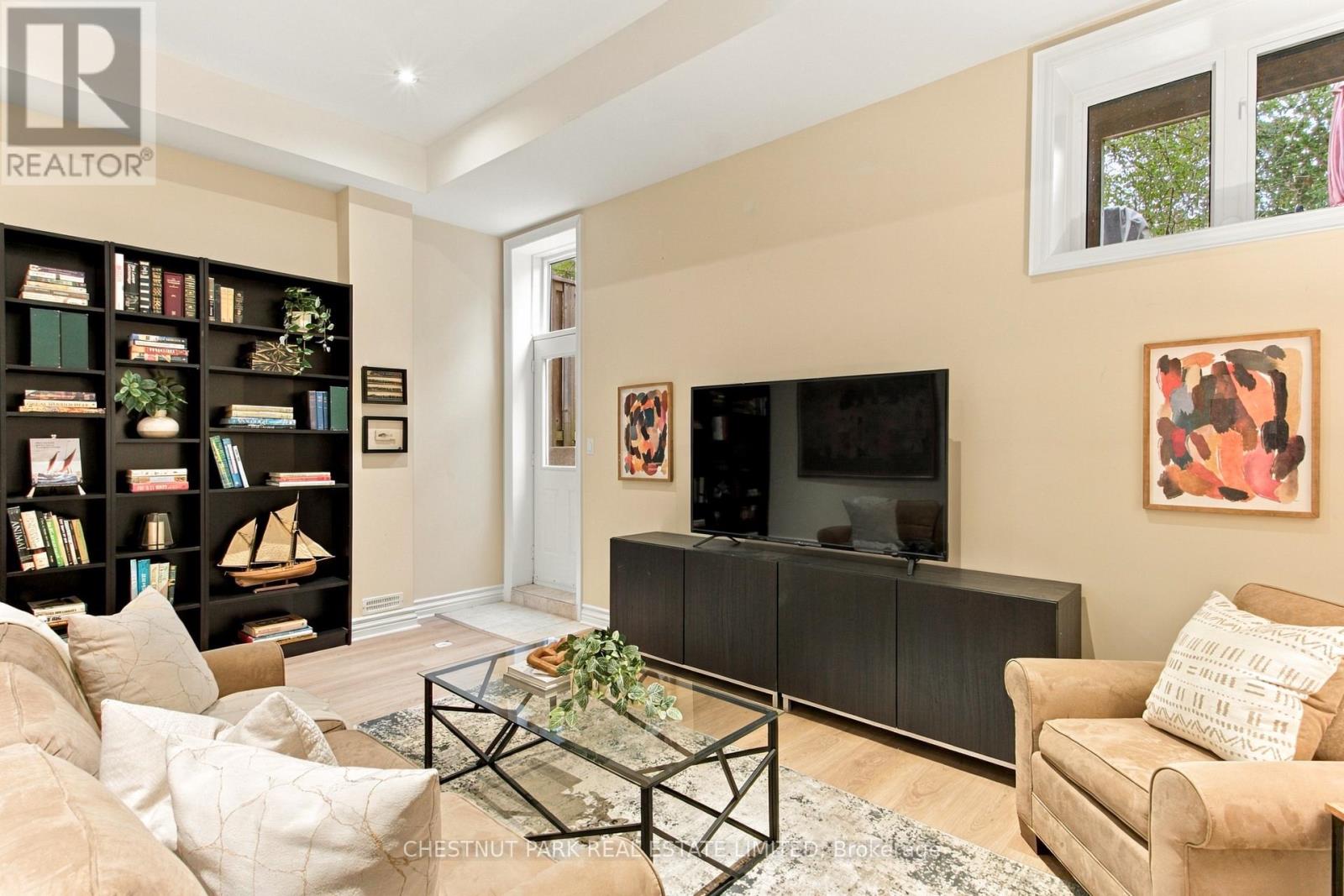 117 GLENGARRY AVENUE - 42