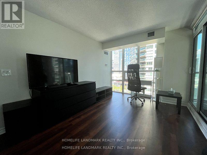 19 Grand Trunk Unit 1706 photo 2