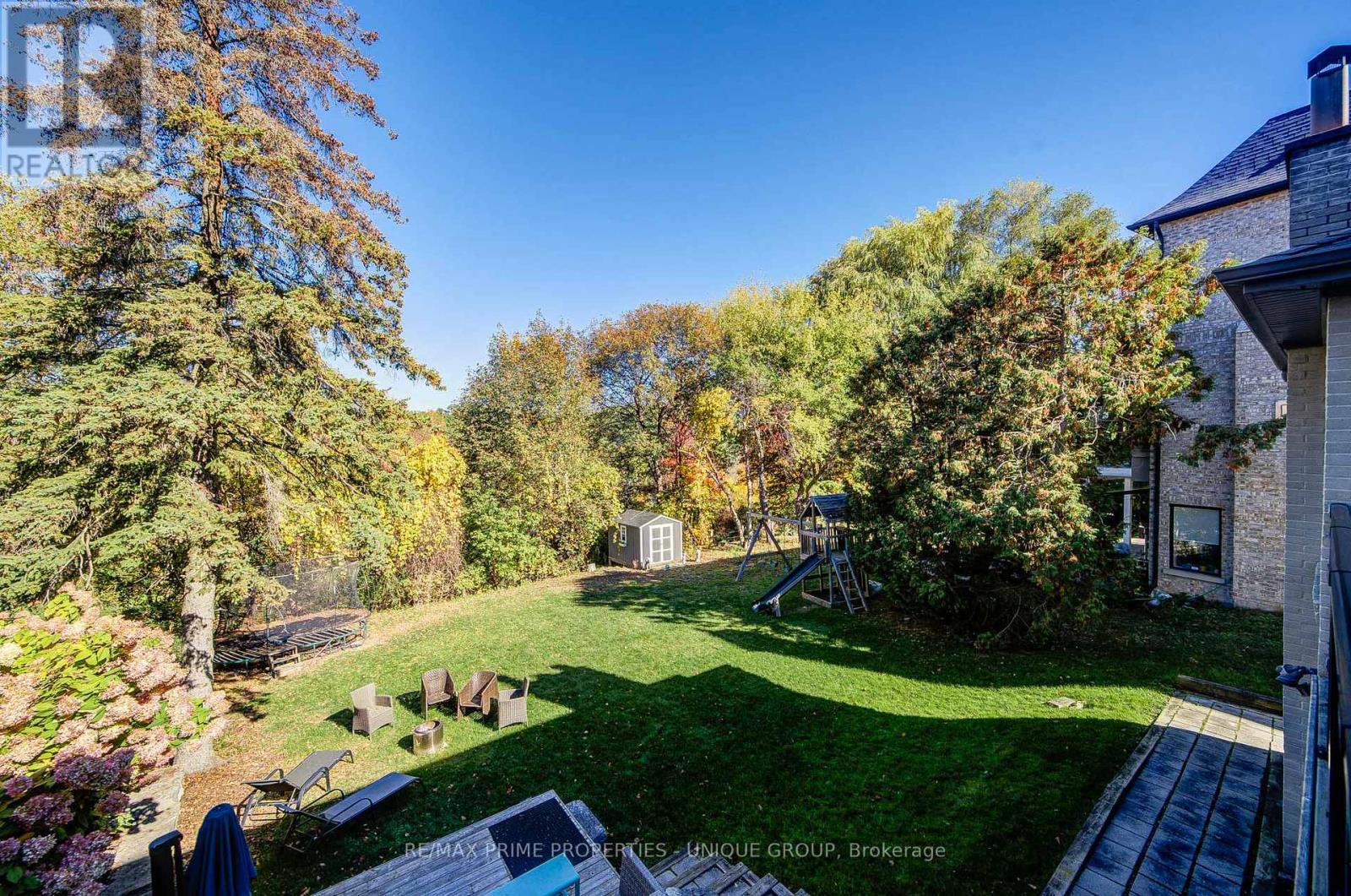 24 Cedarbank Crescent, Toronto, ON photo 12