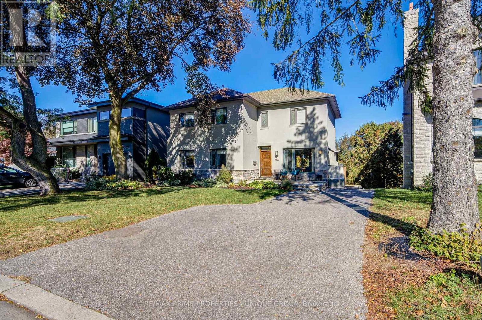 24 Cedarbank Crescent, Toronto, ON photo 2