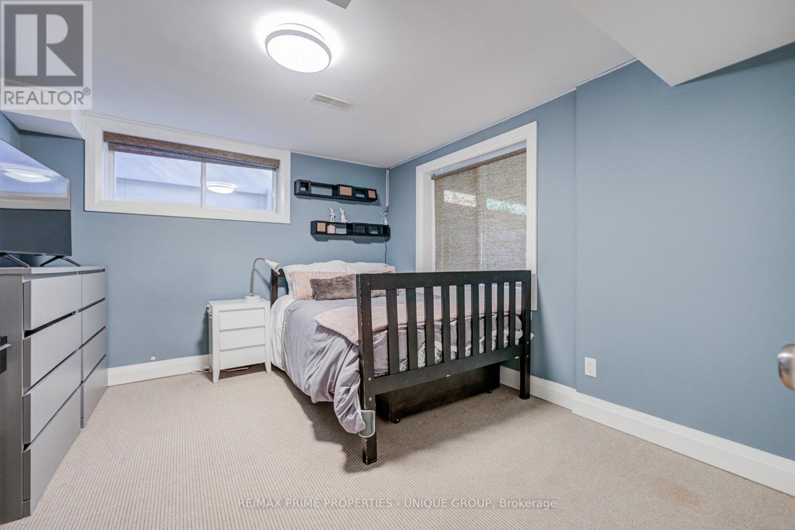 24 Cedarbank Crescent, Toronto, ON photo 37