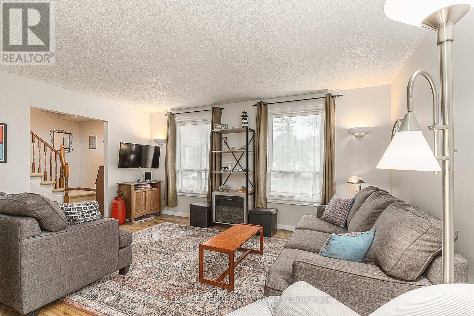 1 Wishbone Crescent, Ajax, ON photo 5
