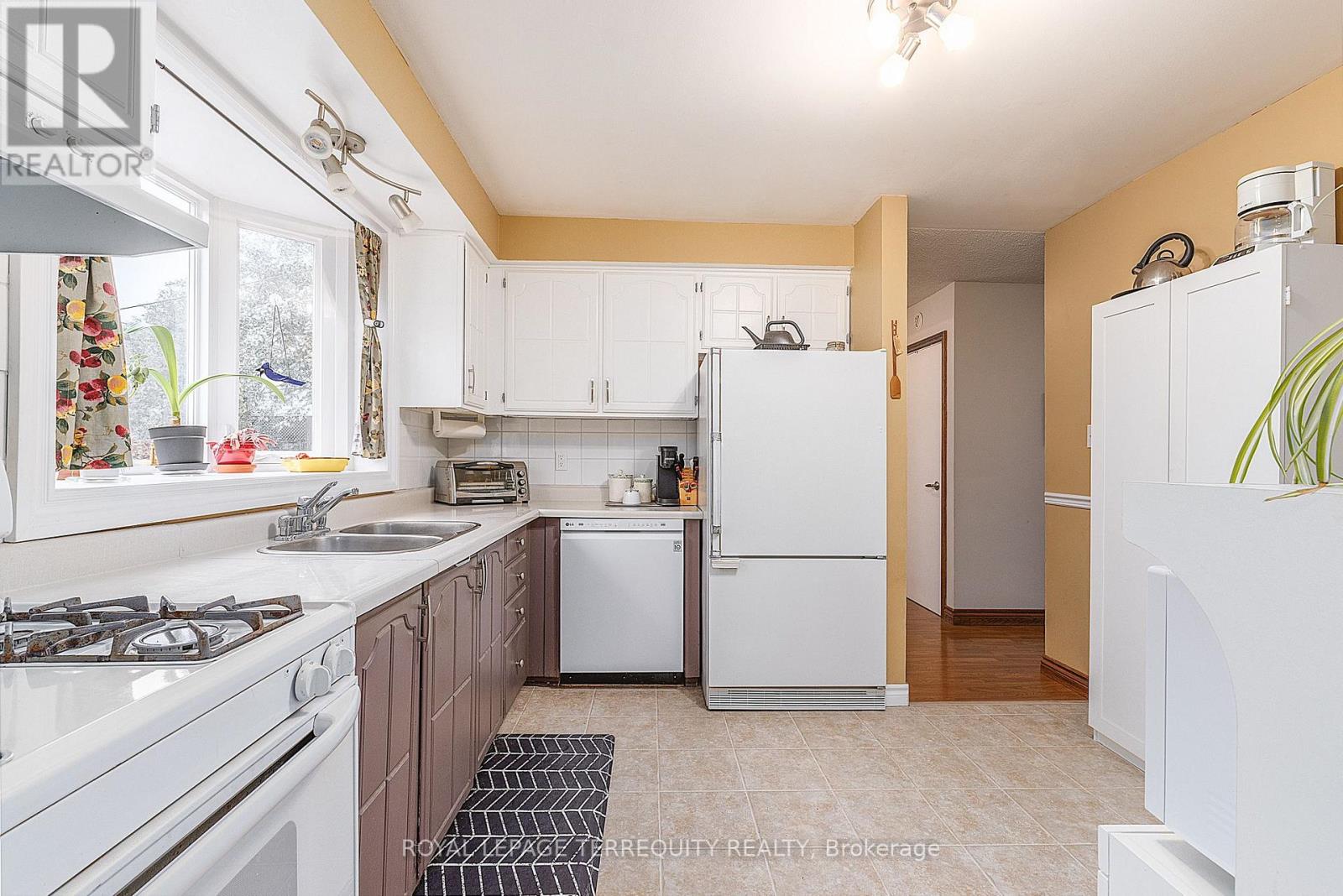 1 Wishbone Crescent, Ajax, ON photo 8
