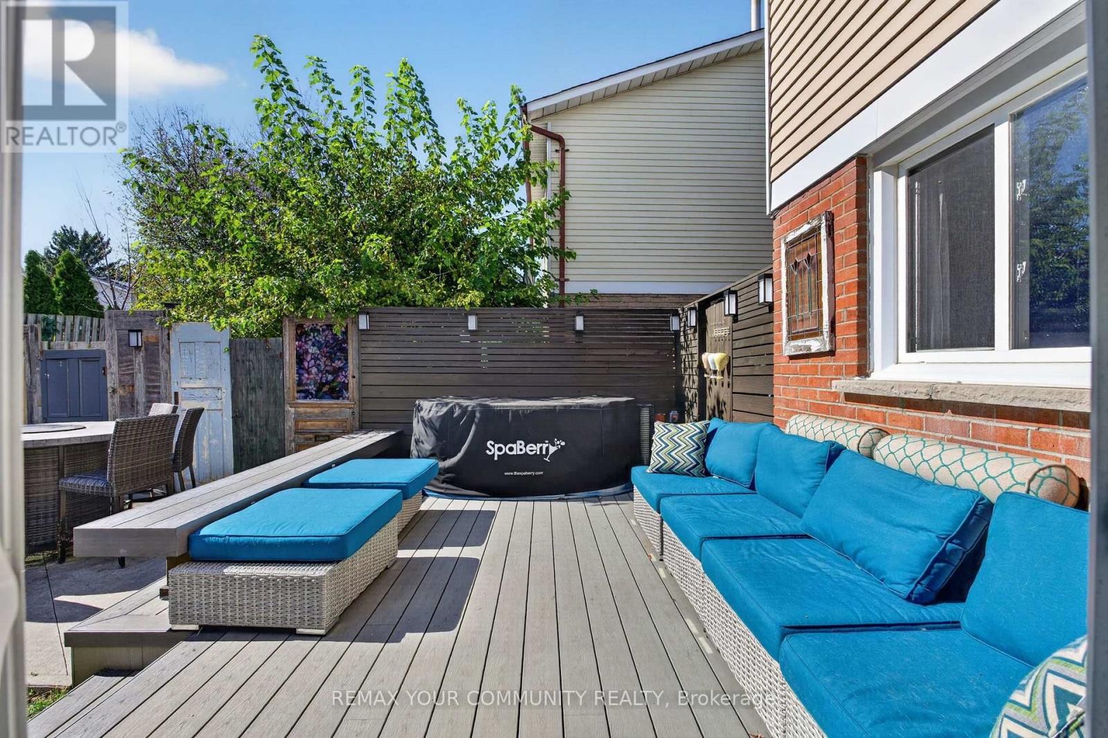6 Stanbridge Court, Toronto, ON photo 16