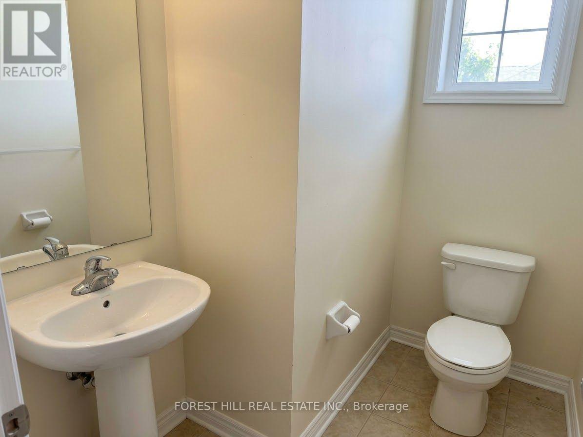 68 Blanchard Crescent, Essa photo 8