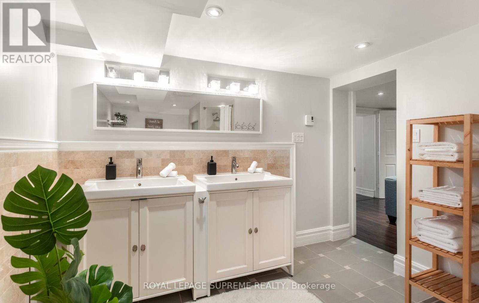 54 East Drive, Toronto, ON photo 37