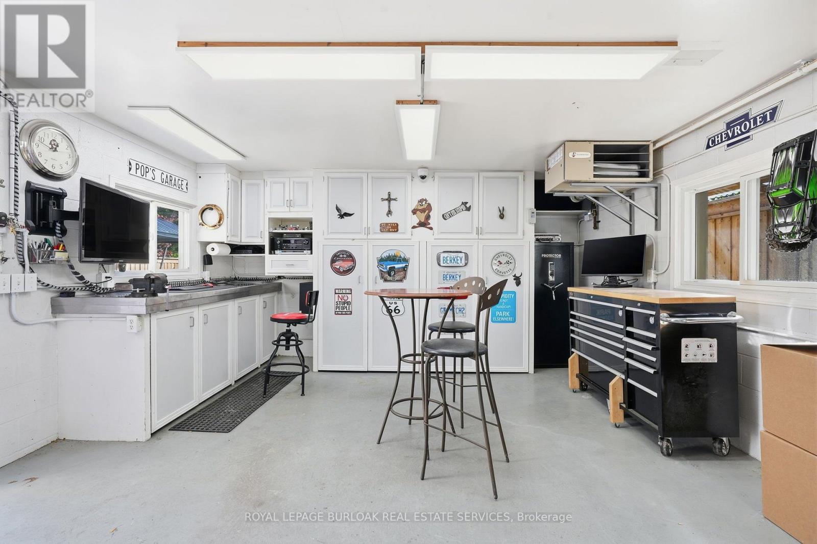 2432 Cyprus Avenue, Burlington, ON photo 34