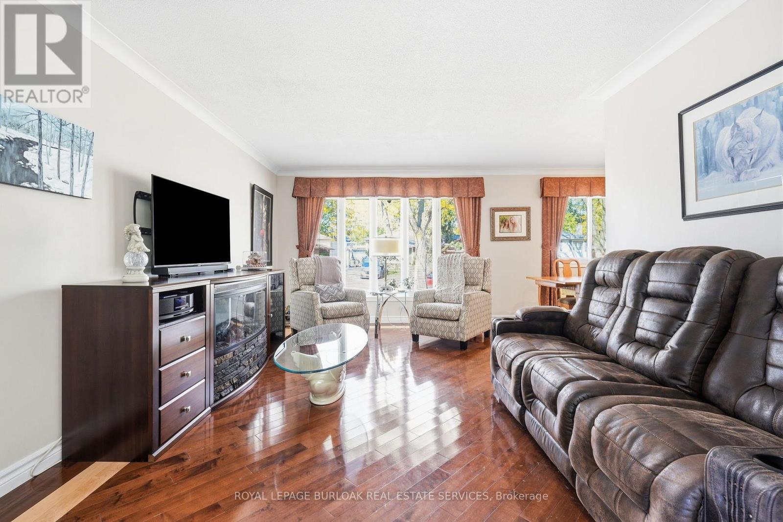2432 Cyprus Avenue, Burlington, ON photo 6
