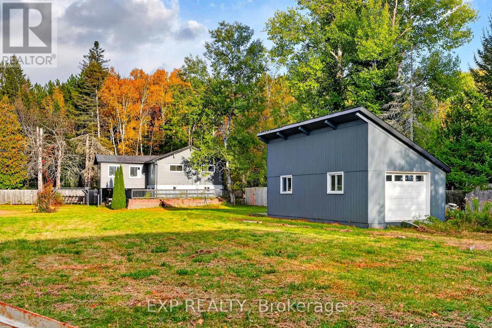 194 South Road, Hastings Highlands, ON photo 11