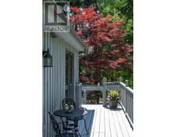 Bathroom - 176 Weirs Lane, Hamilton, ON L9H5E1 Photo 6