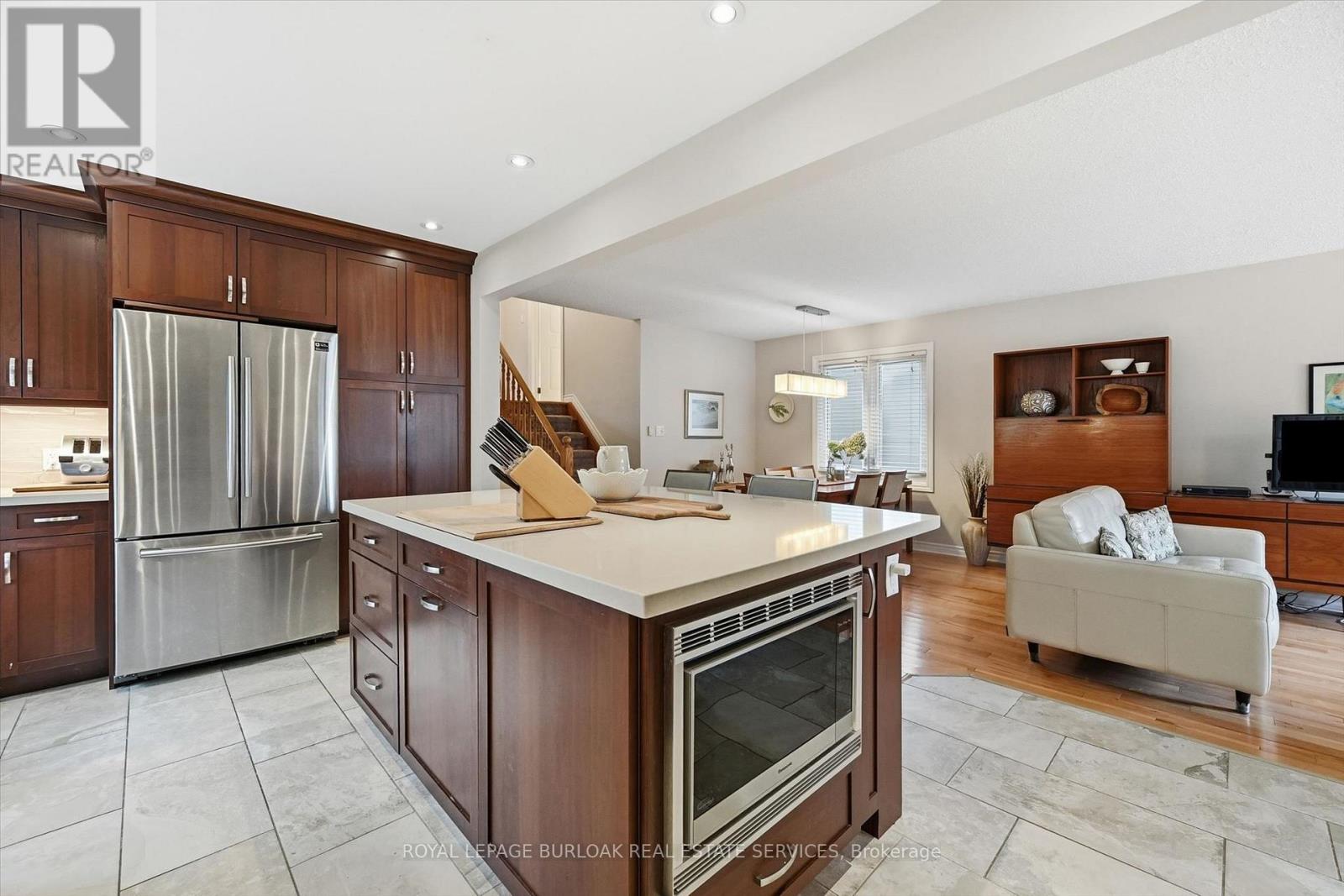 81 MAIN STREET S - 15