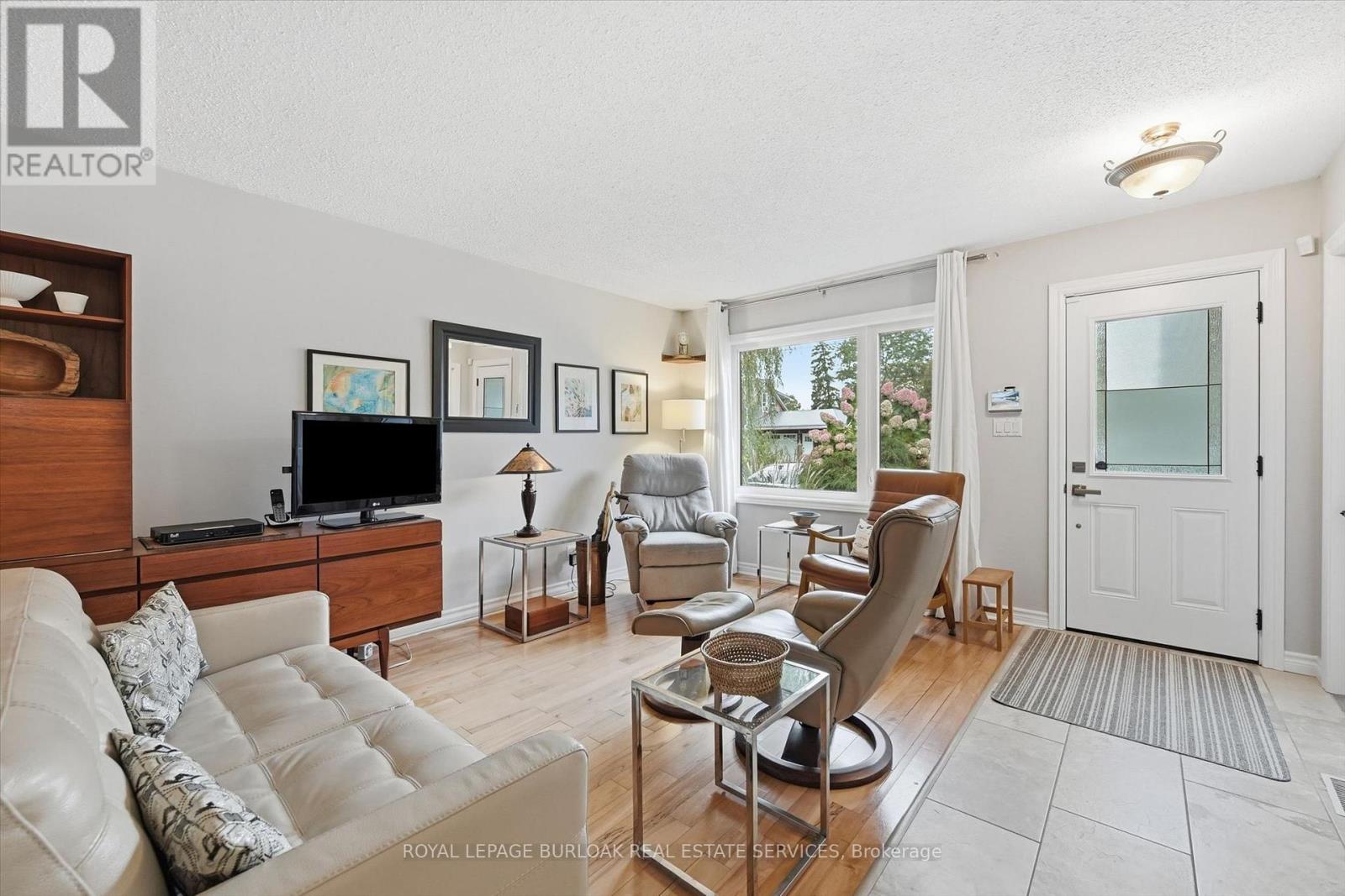 81 MAIN STREET S - 9