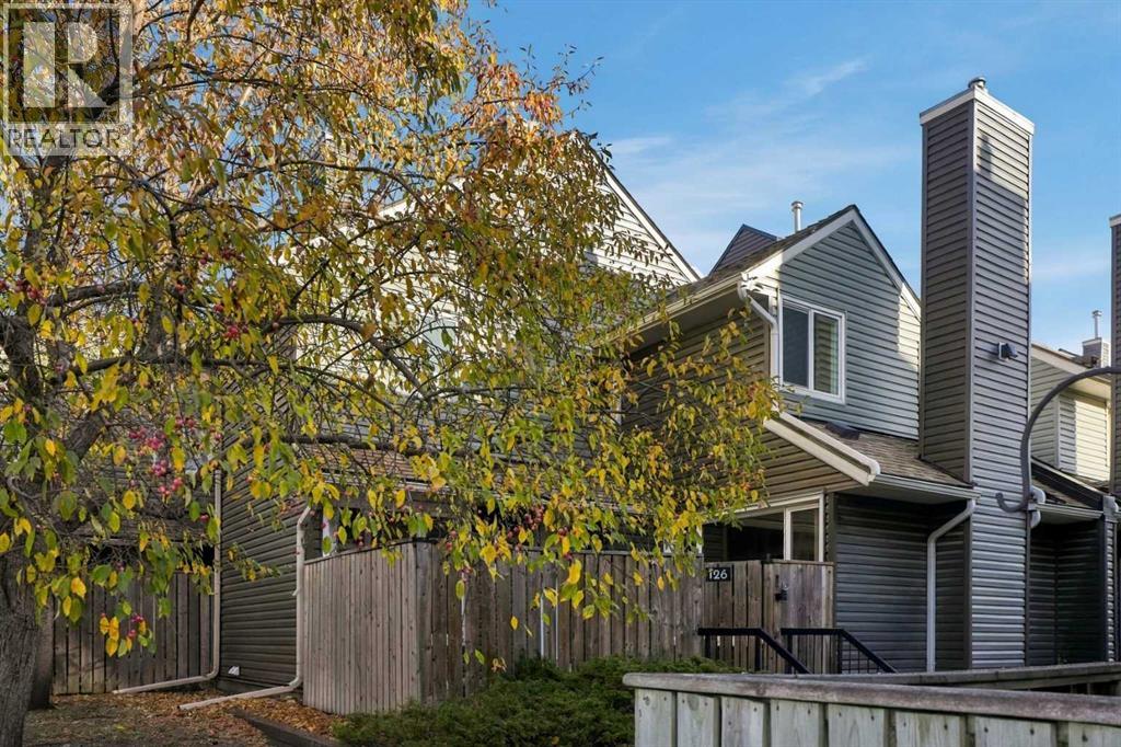 126, 33 Glamis Green SW, Calgary, Alberta, T3E6T9