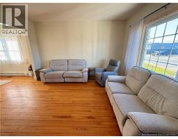 Bath (# pieces 1-6) - 680 Bridge Street, Bathurst, NB E2A1X1 Photo 9