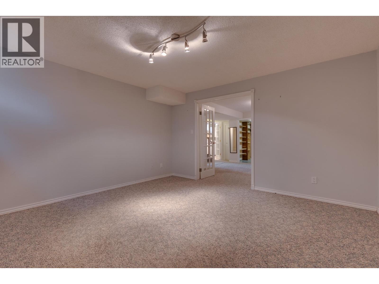 5220 YORK PLACE - 20
