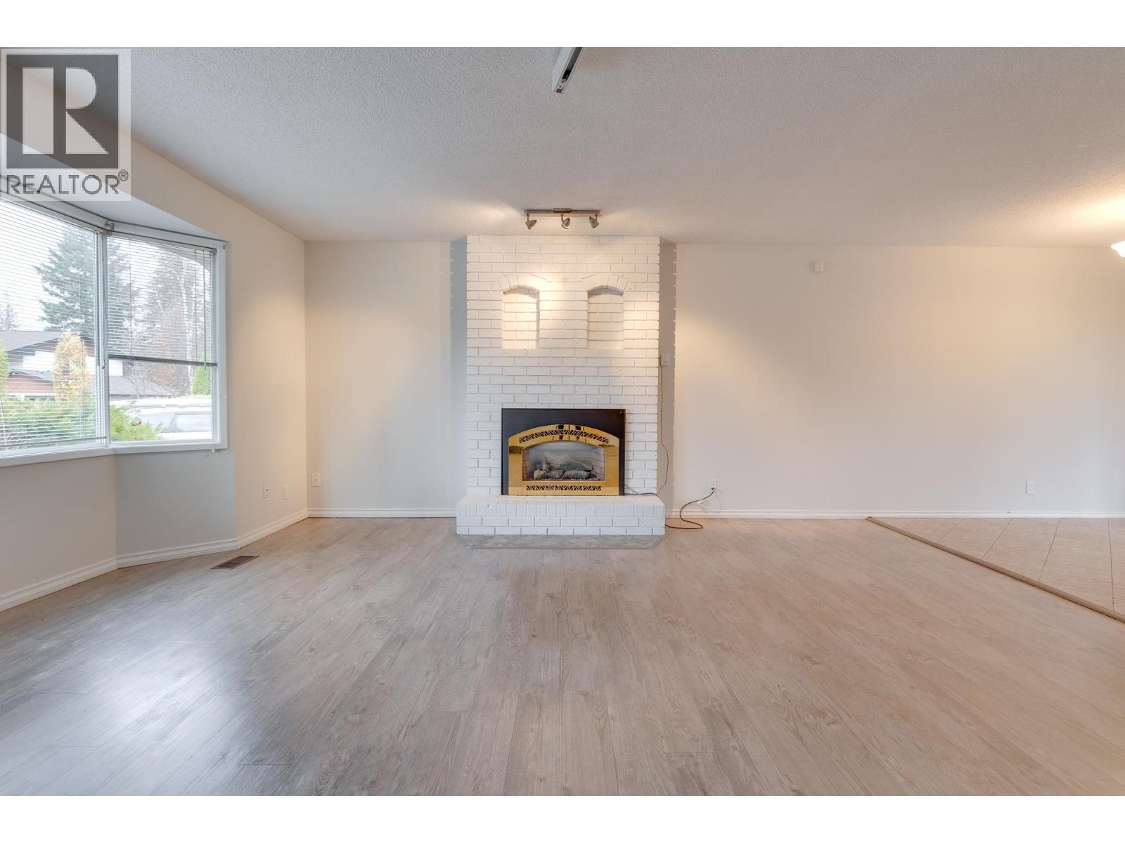 5220 YORK PLACE - 5