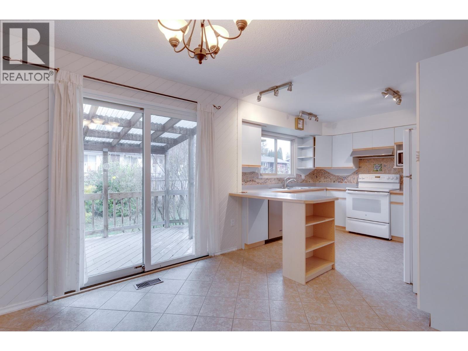 5220 YORK PLACE - 7