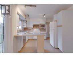 Photo 8 of 39, 5220 YORK PLACE · Prince George, BC