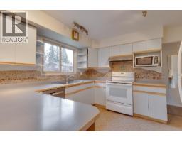 Photo 9 of 39, 5220 YORK PLACE · Prince George, BC