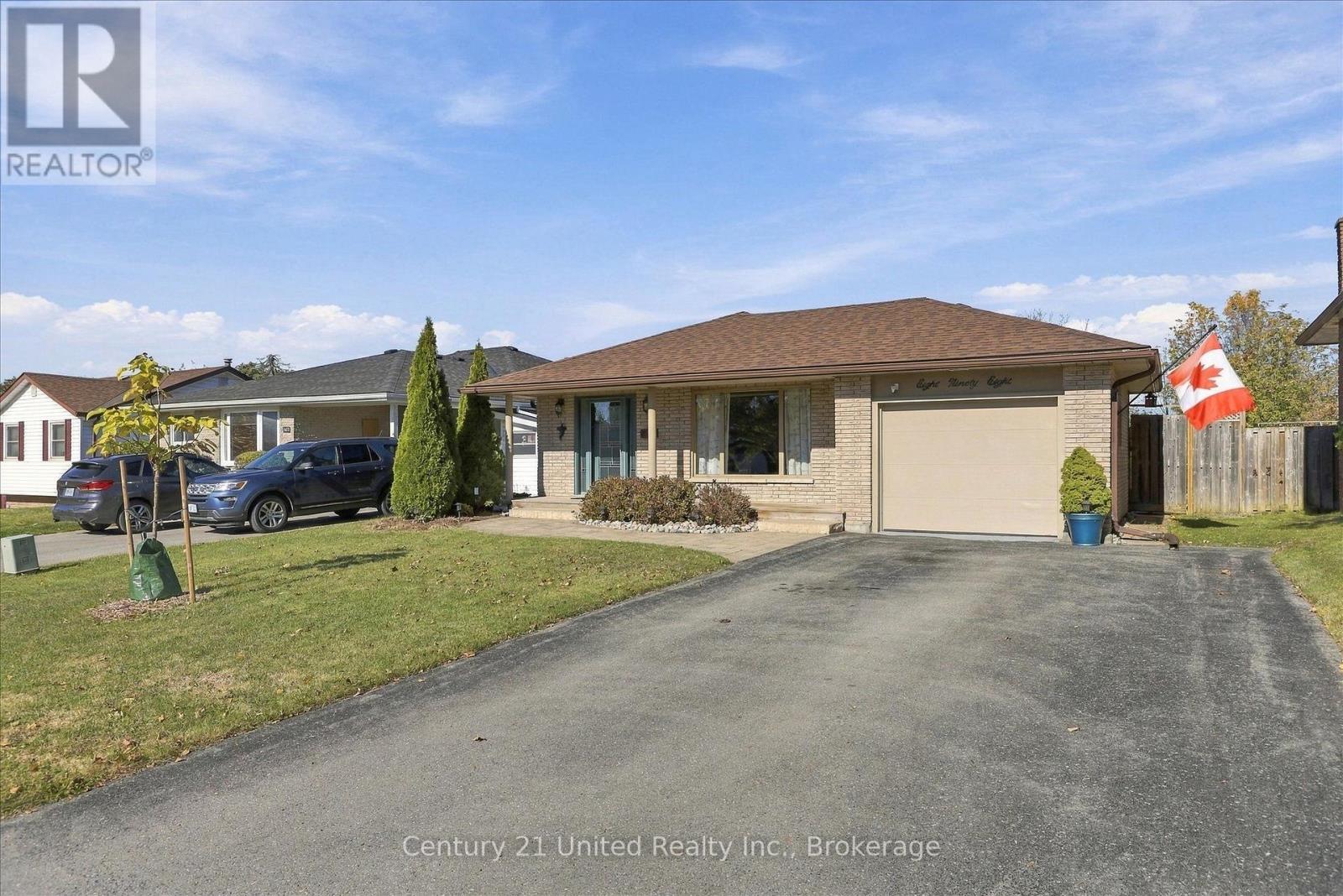 898 Sydenham Road, Peterborough, ON photo 2