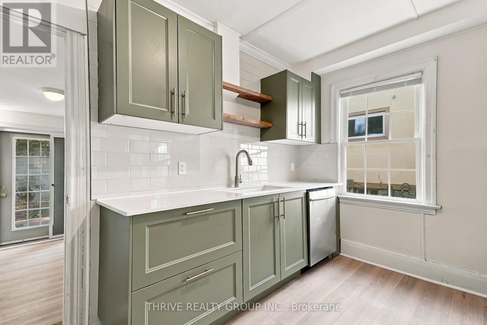 966 COLBORNE STREET - 16