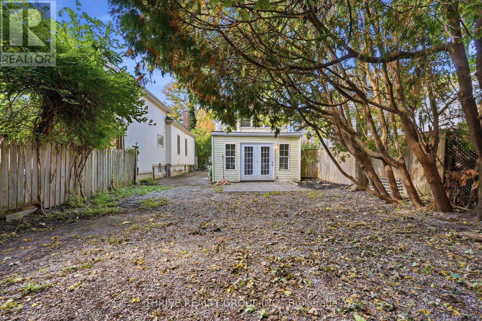 966 COLBORNE STREET - 6