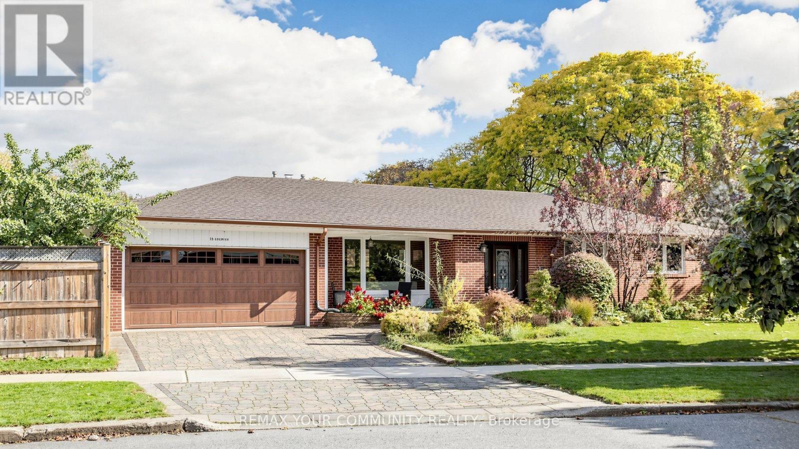 15 Colwick Drive, Toronto, ON photo 2