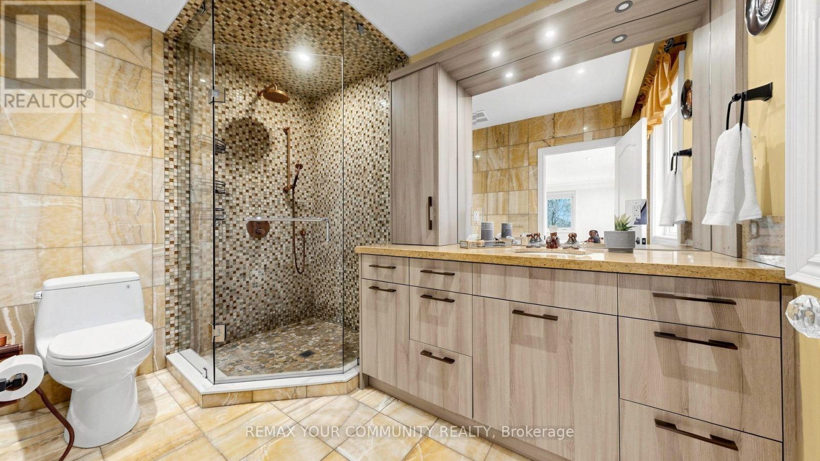 15 Colwick Drive, Toronto, ON photo 25