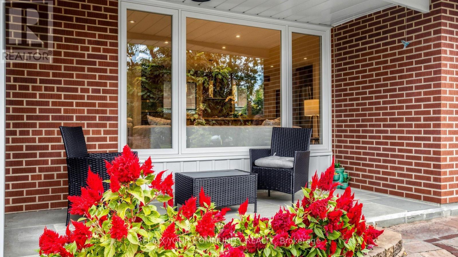 15 Colwick Drive, Toronto, ON photo 3