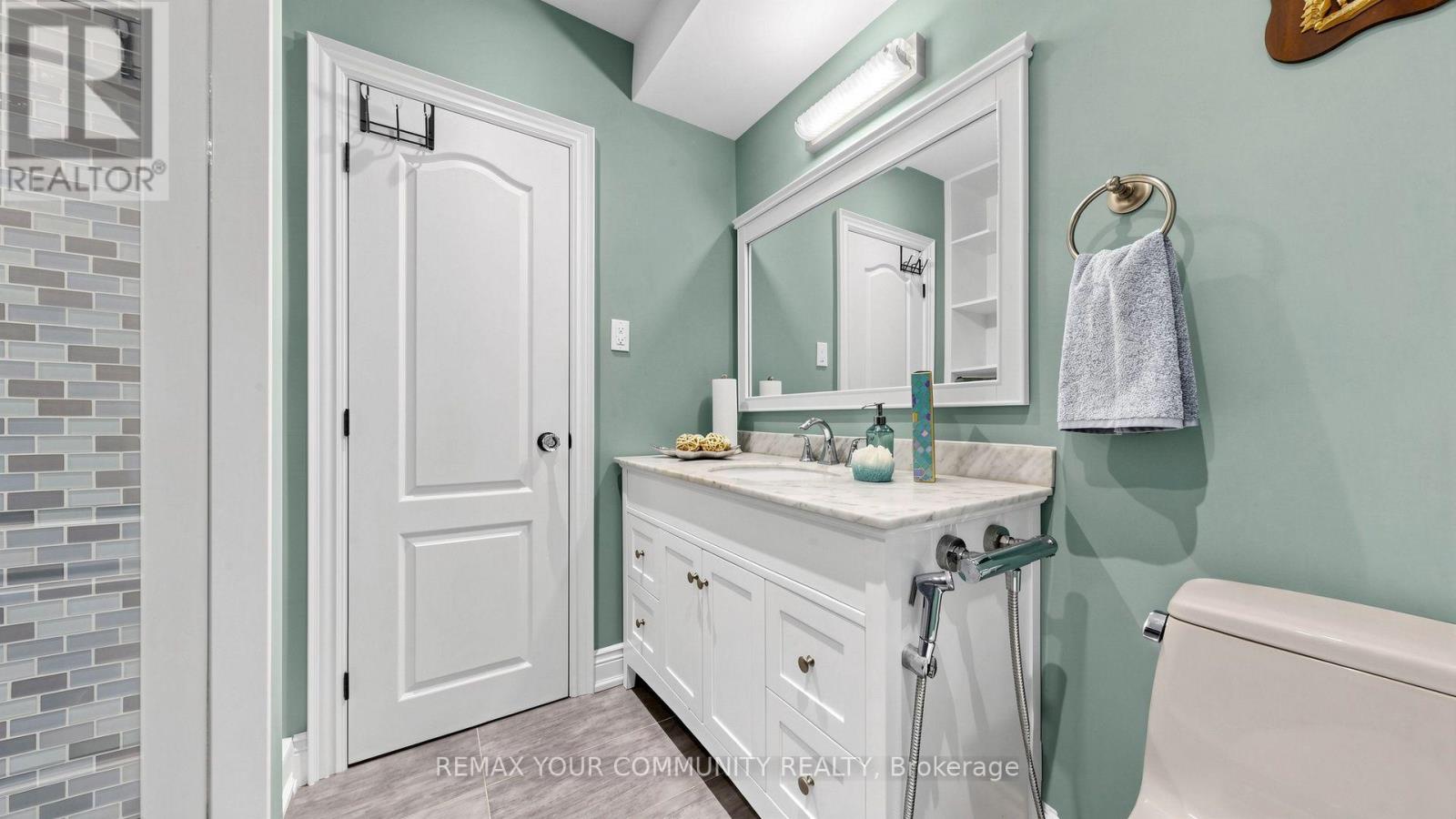 15 Colwick Drive, Toronto, ON photo 31